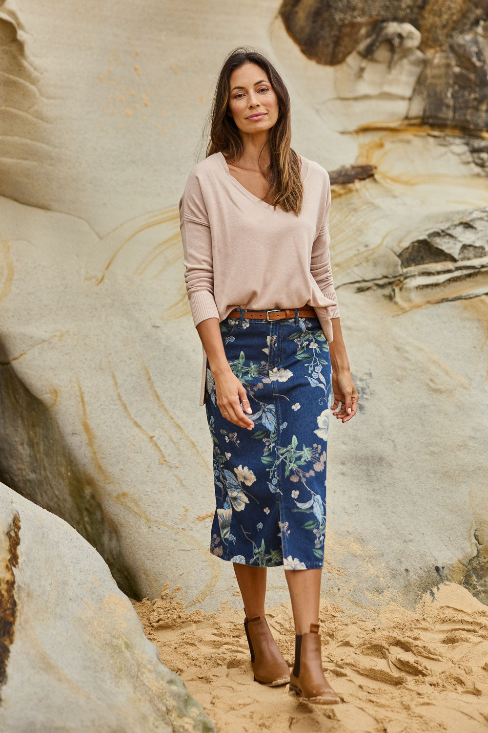 Model Amanda wearing size 10 of The 5 Pocket Printed Midi Skirt in colour Softfloral (Blue), from the front, showing the whole outfit