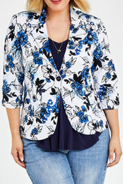 Model Jess wearing size 14 of The Everyday Printed Blazer in colour Bluefloral (Blue), from the front, cropped image