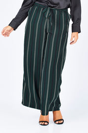 Model Fiona wearing size 16 of the Belle Wide Stripe Pant in colour GreenStrip (Green), from the front, cropped image