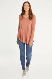 Model Cara wearing size 10 of the Wild Plains Stitched Jeggings in colour Denim (Blue), from the front, showing the whole outfit
