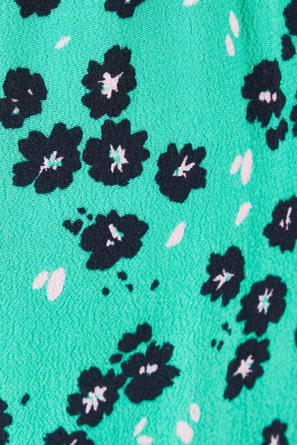 Product shot of the Eloise Floral Pant in colour Greenflora (Green), detail