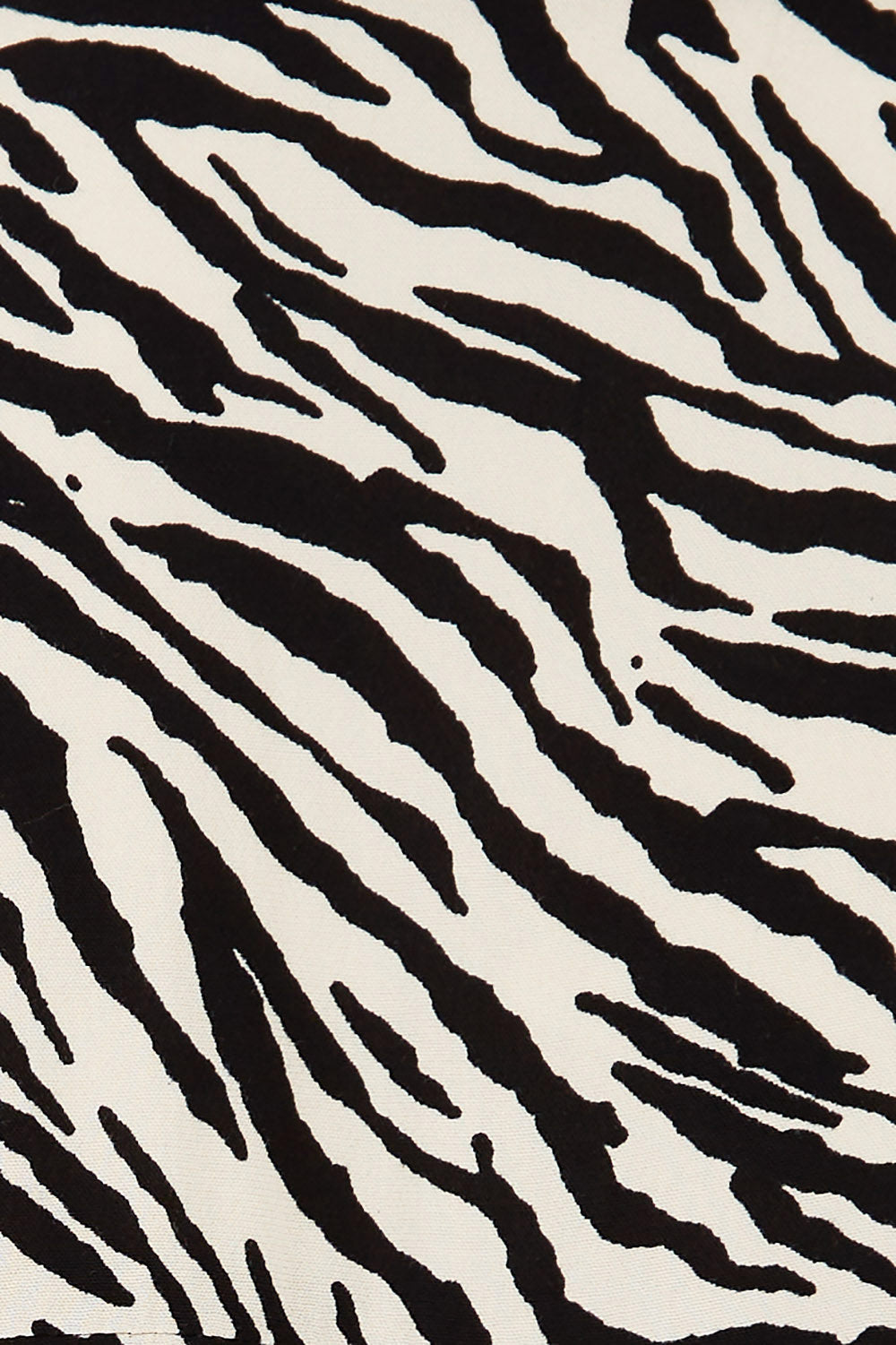 Product shot of the Animal Shirt With Green Trim in colour Emerald (Green), detail