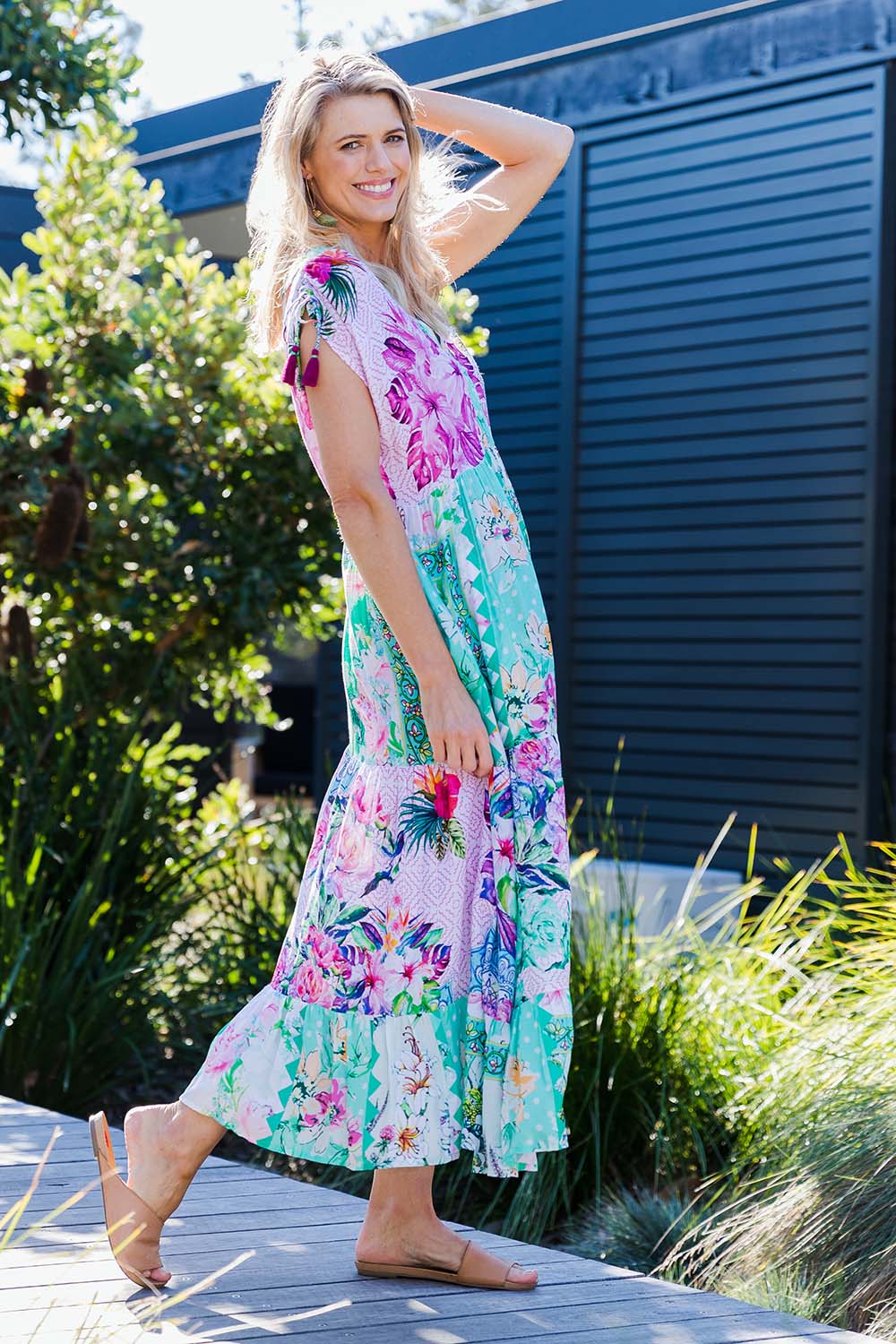 Model Kelly wearing size S of the Jamie Midi in colour Multi (Pink), from the front, showing the whole outfit