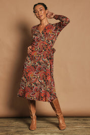 Model Katie wearing size S of the Sunburst Cotton Wrap Dress in colour Hackney, from the front, showing the whole outfit