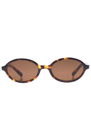 Product shot of The Bessette Sunglasses in colour Turtlebrwn, from the front