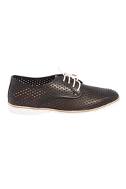 Product shot of the Derby Punch Flat in colour Black (Black), from the front