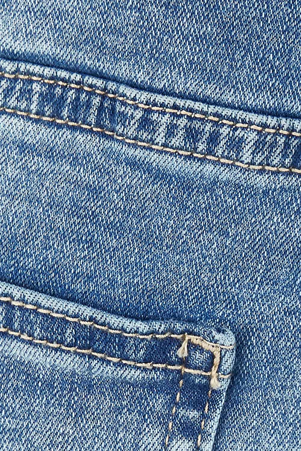 Product shot of the Baxter Boyfriend Short in colour Newblue (Blue), detail