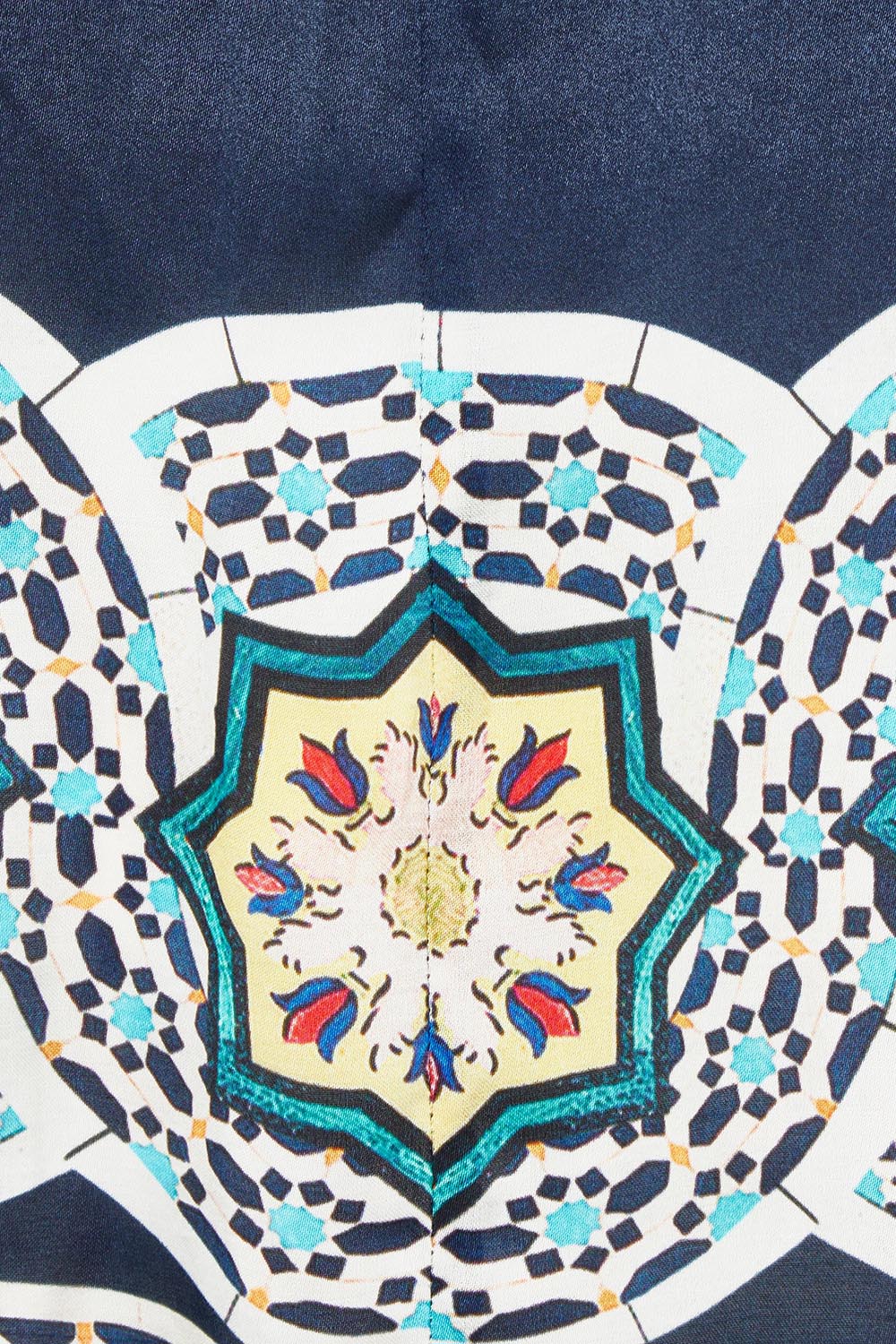 Product shot of the Garcia Shirt in colour Navy (Blue), detail