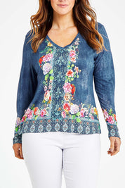 Model Laura wearing size L of the Valeria Long Tee in colour Navy (Blue), from the front, cropped image