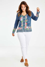 Model Laura wearing size L of the Valeria Long Tee in colour Navy (Blue), from the front, showing the whole outfit