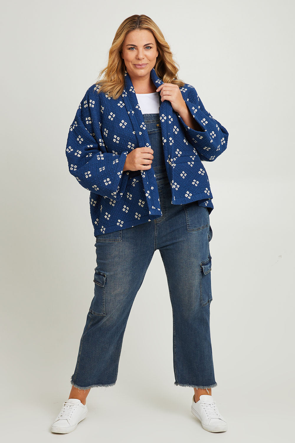 Model Fiona wearing size 16 of the Nightcliff Beach Jacket in colour Navy (Blue), from the front, showing the whole outfit