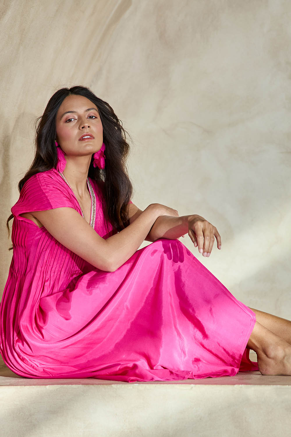 Model Tahneei wearing size 10 of the San Rafael Falls Kimono Dress – Pink in colour Pink, from the front