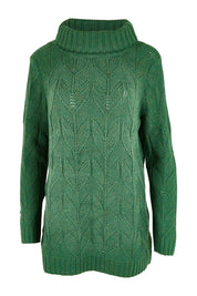 Product shot of the Coast Road Jumper in colour Evergreen (Green), from the front