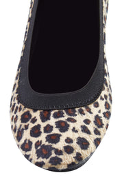 Product shot of the Fold Up Flats in colour Leopard (Black), detail