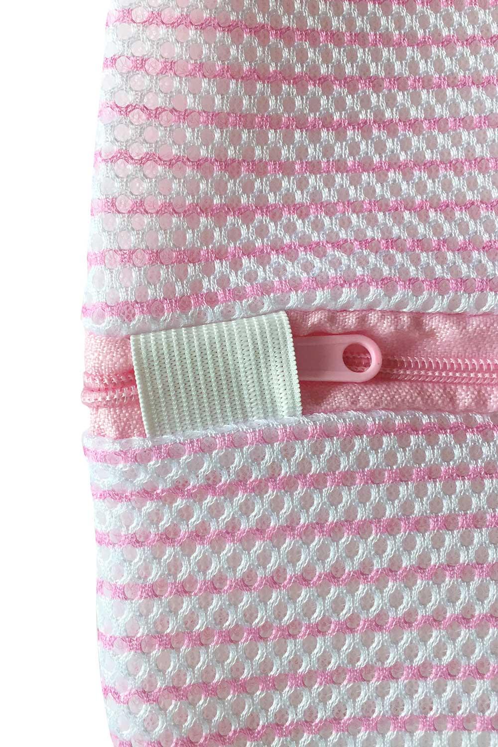 Product shot of the Lingerie Wash Bag in colour Pink (Pink), detail