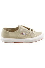 Product shot of the 2750 Cotu Classic Sneaker in colour Taupe, from the front