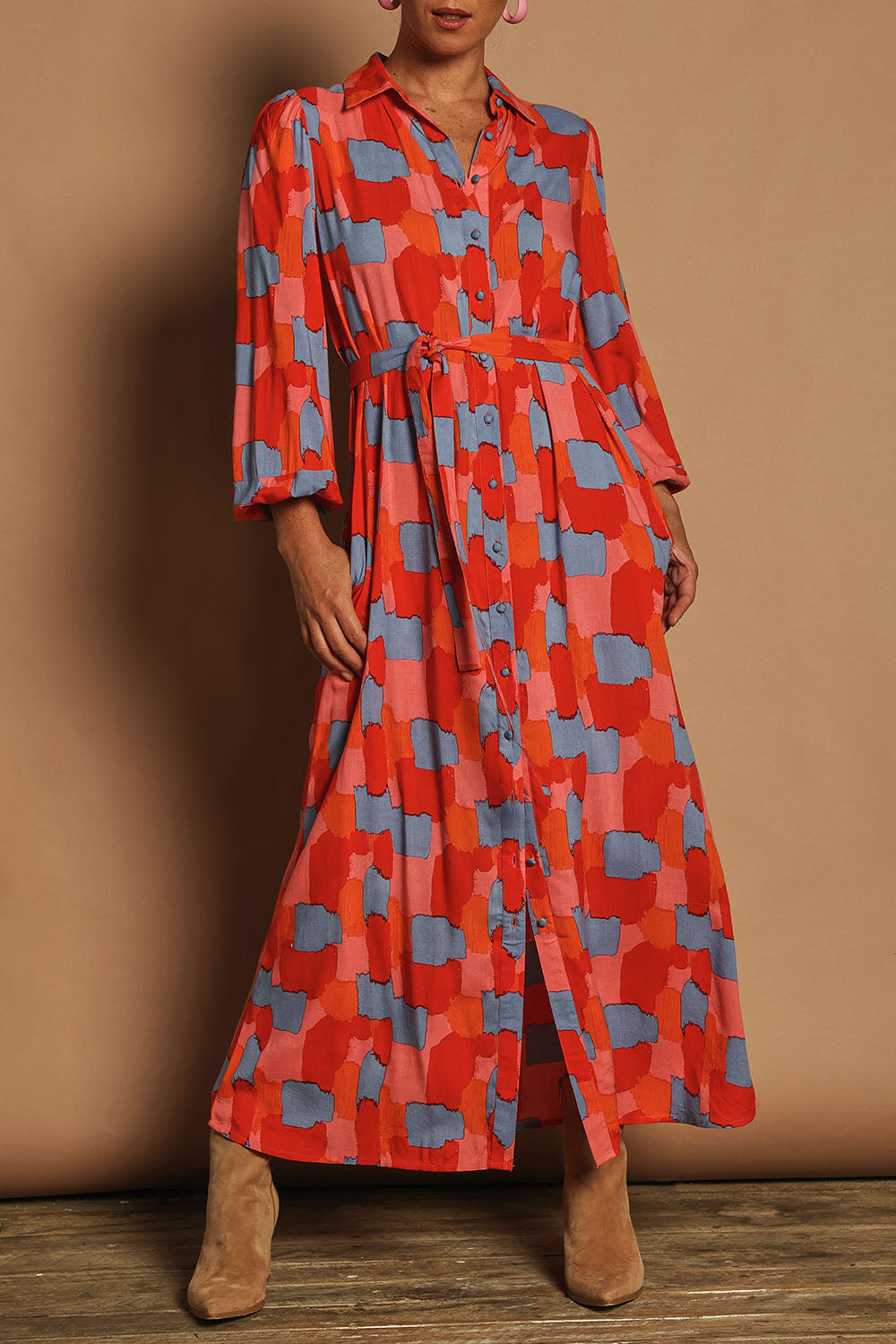Model Katie wearing size 10 of the Lucy Maxi Shirt Dress in colour Paintbrush, from the front, cropped image