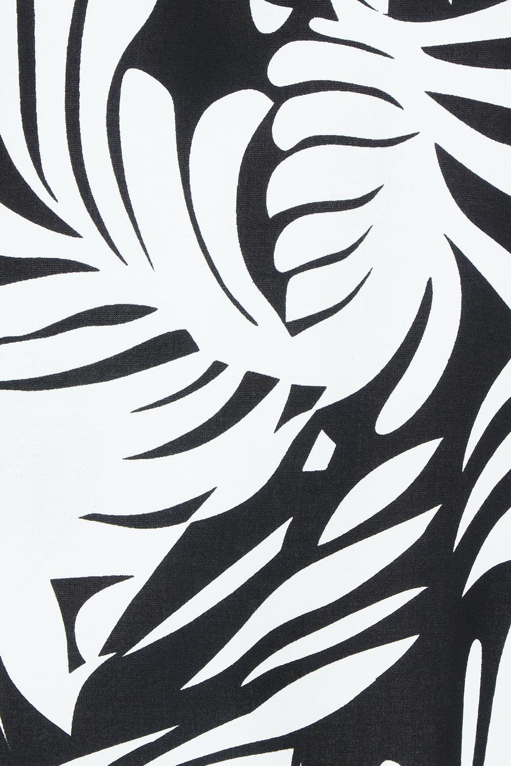 Product shot of the Harriet Blouse in colour Fern (Black), detail