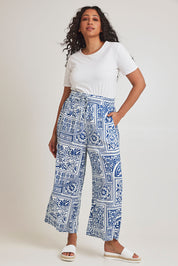 Model Terri-Leigh wearing size 14 of the Katherine Pant in colour Labyrinth (Blue), from the front, showing the whole outfit