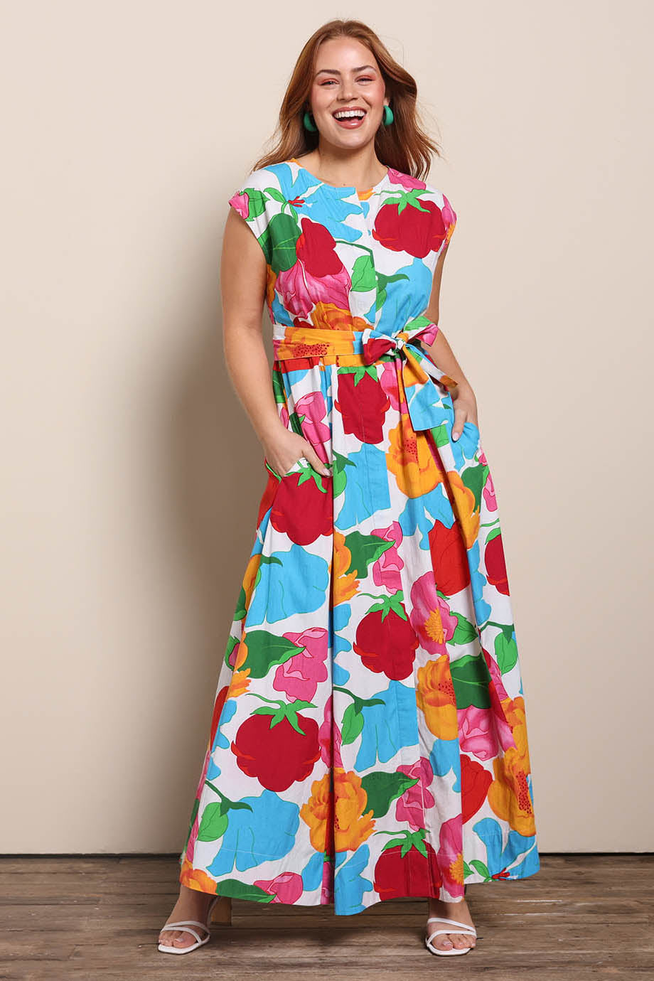 Model Georgiel wearing size 10 of the Jenny Cotton Maxi Dress – Botanix in colour Botanix, from the front