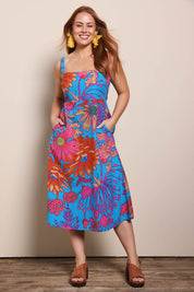 Model Georgiel wearing size 10 of the Hilary Cotton Dress – Bluegarden in colour Bluegarden, from the front