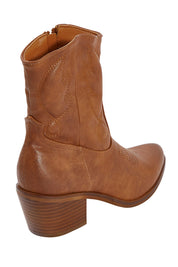Product shot of the Gibson Ankle Boot in colour Tan, from the back