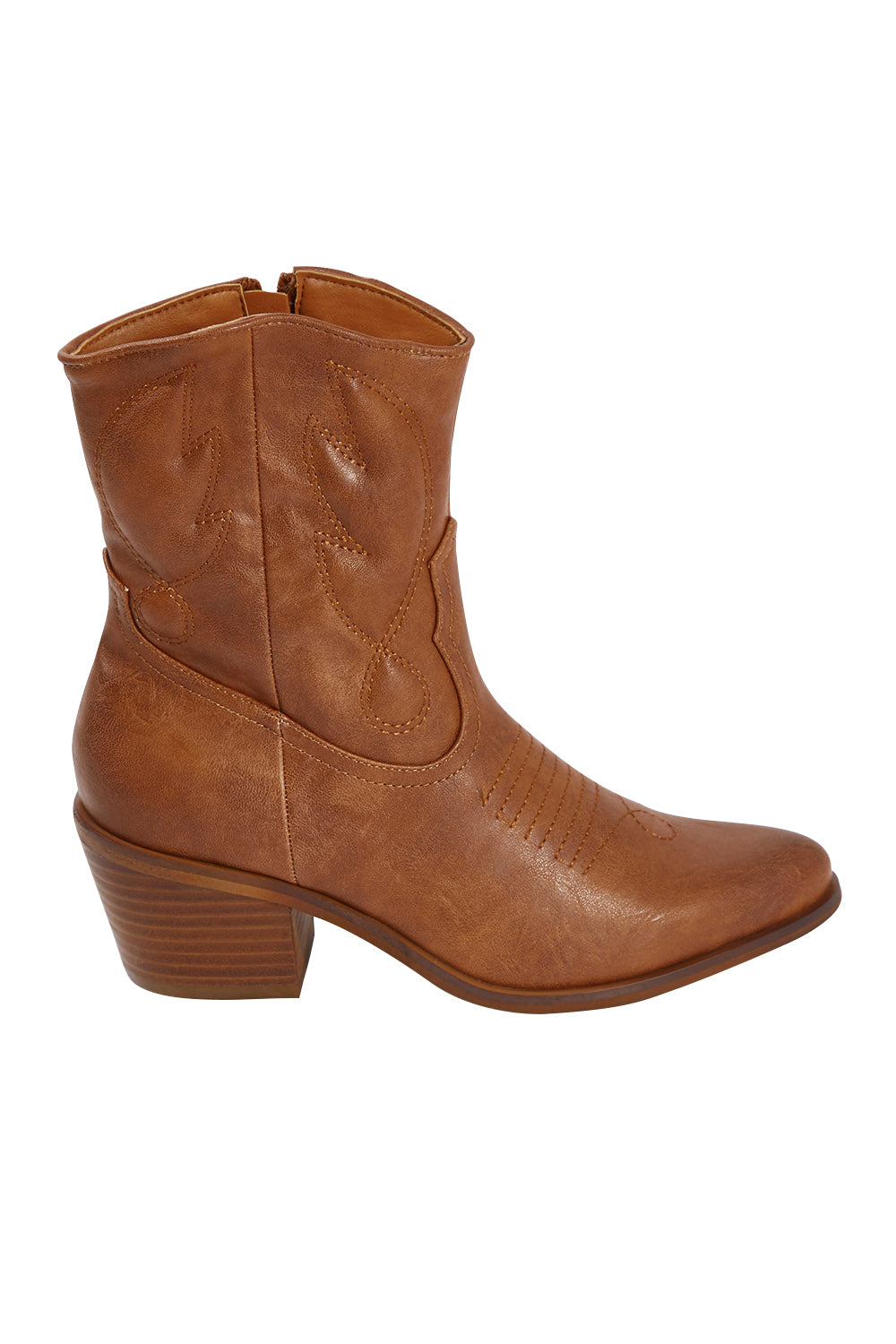 Product shot of the Gibson Ankle Boot in colour Tan, from the front