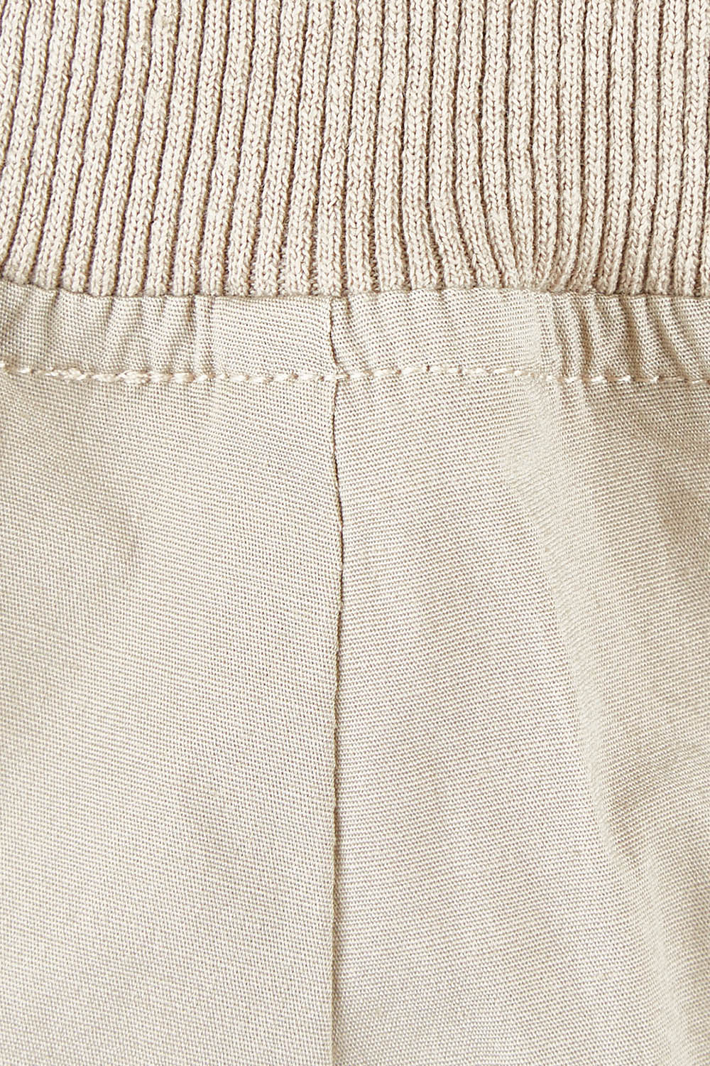 Product shot of the Santorini Cotton Short in colour Sand, detail