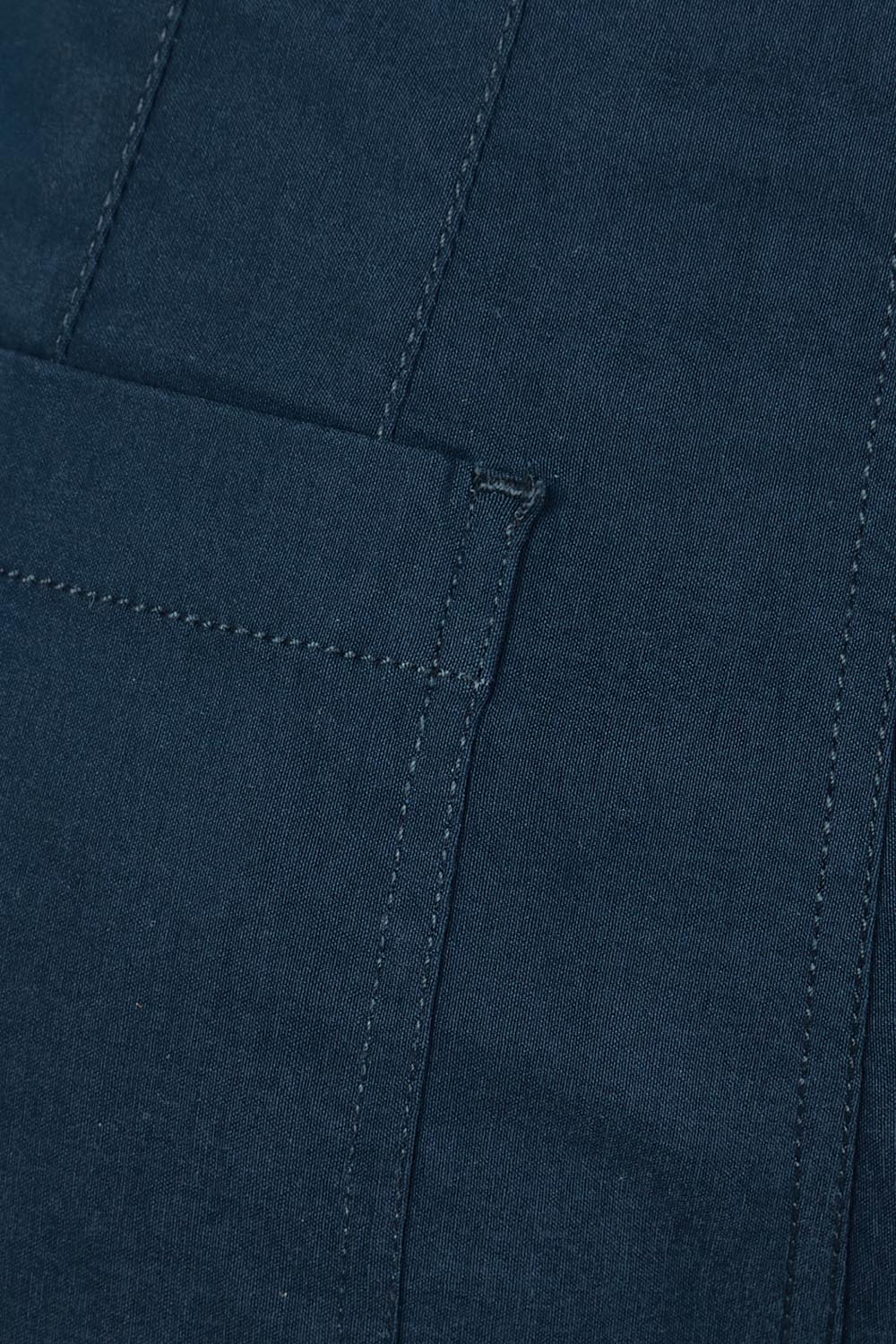 Product shot of The Marine Wide Leg Pant in colour Navy (Blue), detail