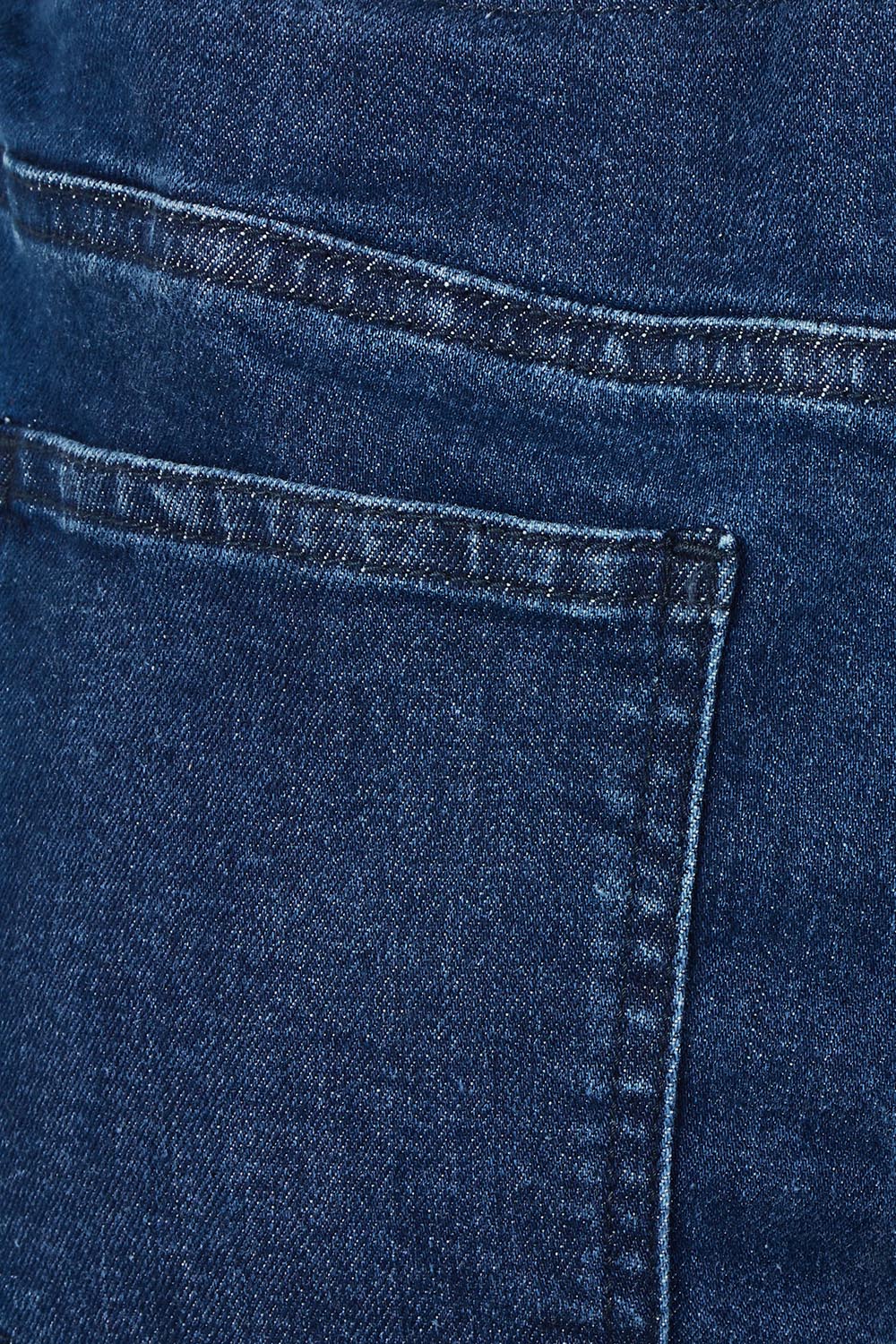Product shot of the Carpenter Wide Leg Jean in colour Darkdenim (Blue), detail