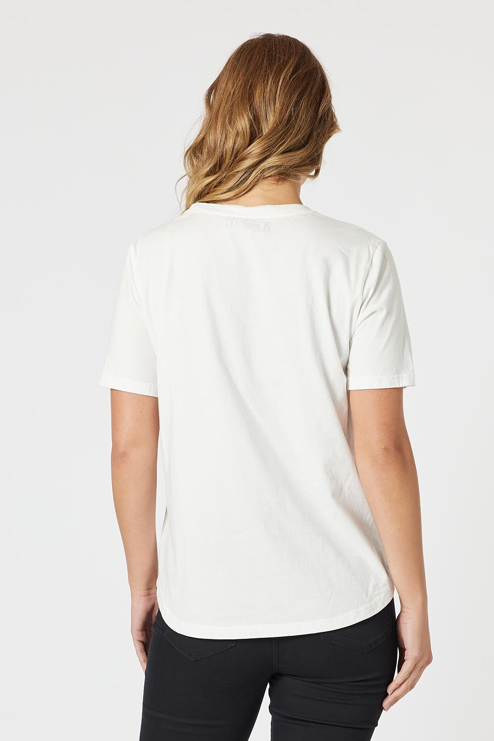 A model wearing the Caffe Cotton Tin colourShirt - Ivory (White), from the back
