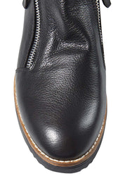 Product shot of the Ohmy Ankle Boot in colour Blackblack (Black), detail