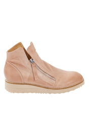 Product shot of the Ohmy Ankle Boot in colour Cafenude, from the front