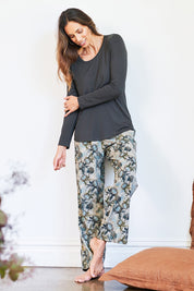 Model Amanda wearing the Classic Fit Long Sleeve Modal Tee in colour Deepgreen (Green), from the front, showing the whole outfit