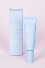 A model wearing size OneSize of the Good Morning SPF 50+ in colour Morning (Blue), from the front, showing the whole outfit