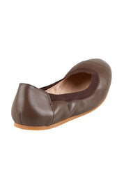 Product shot of the Ava Leather Flat - Chocolate in colour Chocolate, from the back