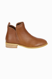 Product shot of the Douglas Suede Boot in colour Chocolate, from the front