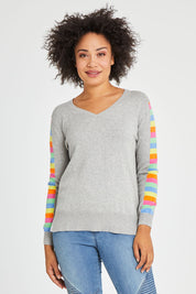 Model Olivia wearing size S of the Ladder Sleeve Jumper in colour Heathercom (Grey), from the front, cropped image
