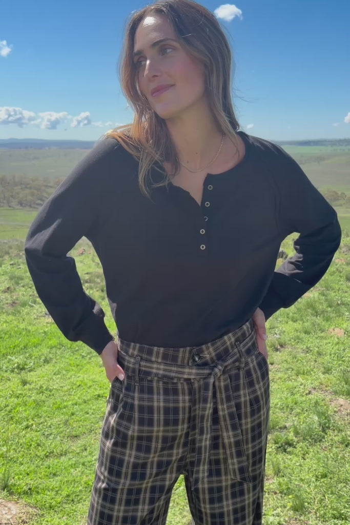 Cruising Through The Day Henley Top – Black