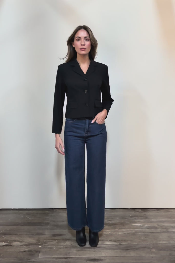 The Buttoned Blazer With Pocket Details – Black