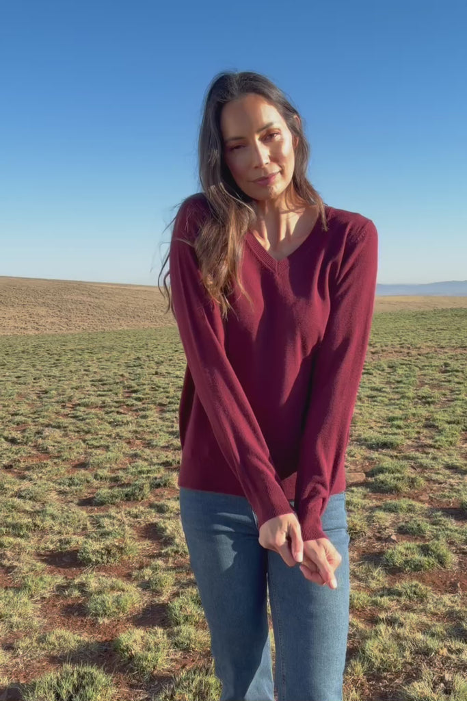 The Keepers Soft V Neck Jumper - Burgundy