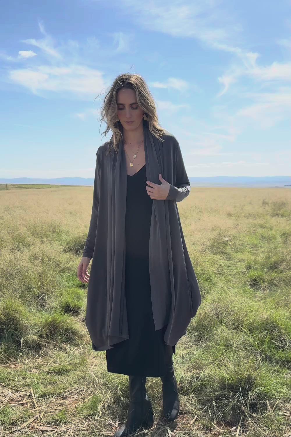 The Wanderer In Me Swing Travel Cardi - Khaki