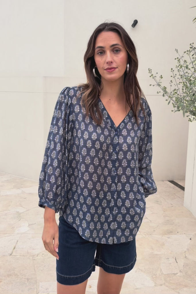 Easy On Me Blouse - Denimfleur