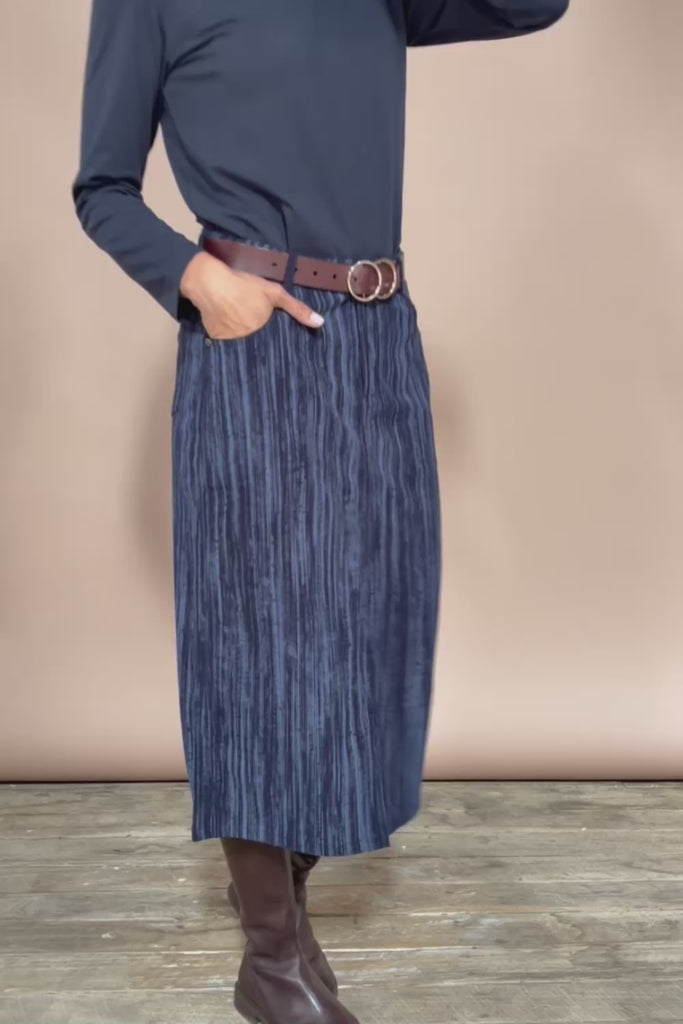 The Printed 5 Pocket Cord Skirt – Navystripe