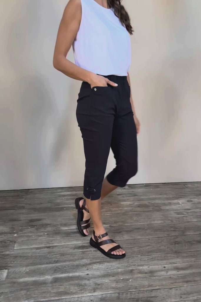 The Pull On Elastic Waist Cotton Blend Capri Pant - Navy