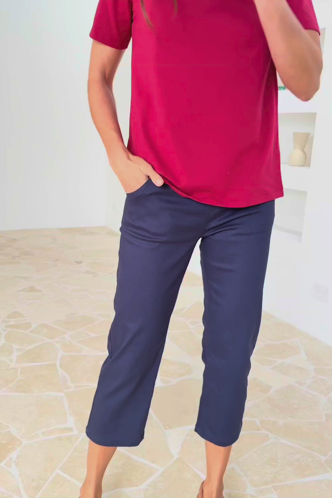 The Pull On Cotton Cropped Pant With Pockets - Navy