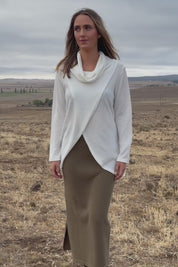 Crossing The Plains Snuggle Jumper - Ivory