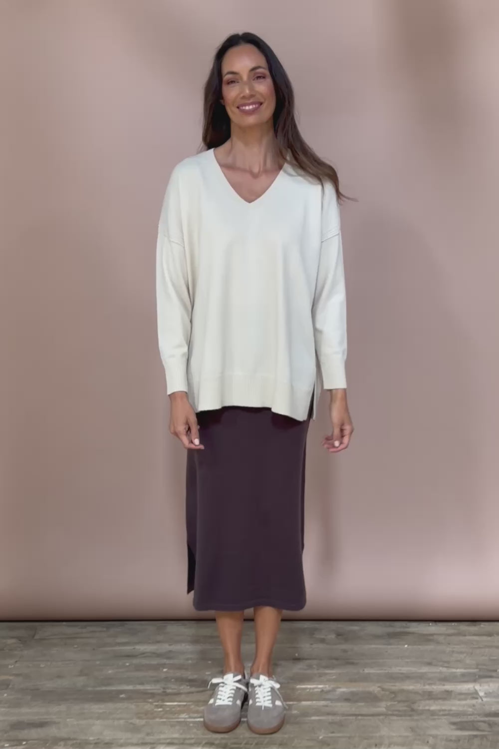 The Travel Anti Pilling V Neck Jumper – Snow